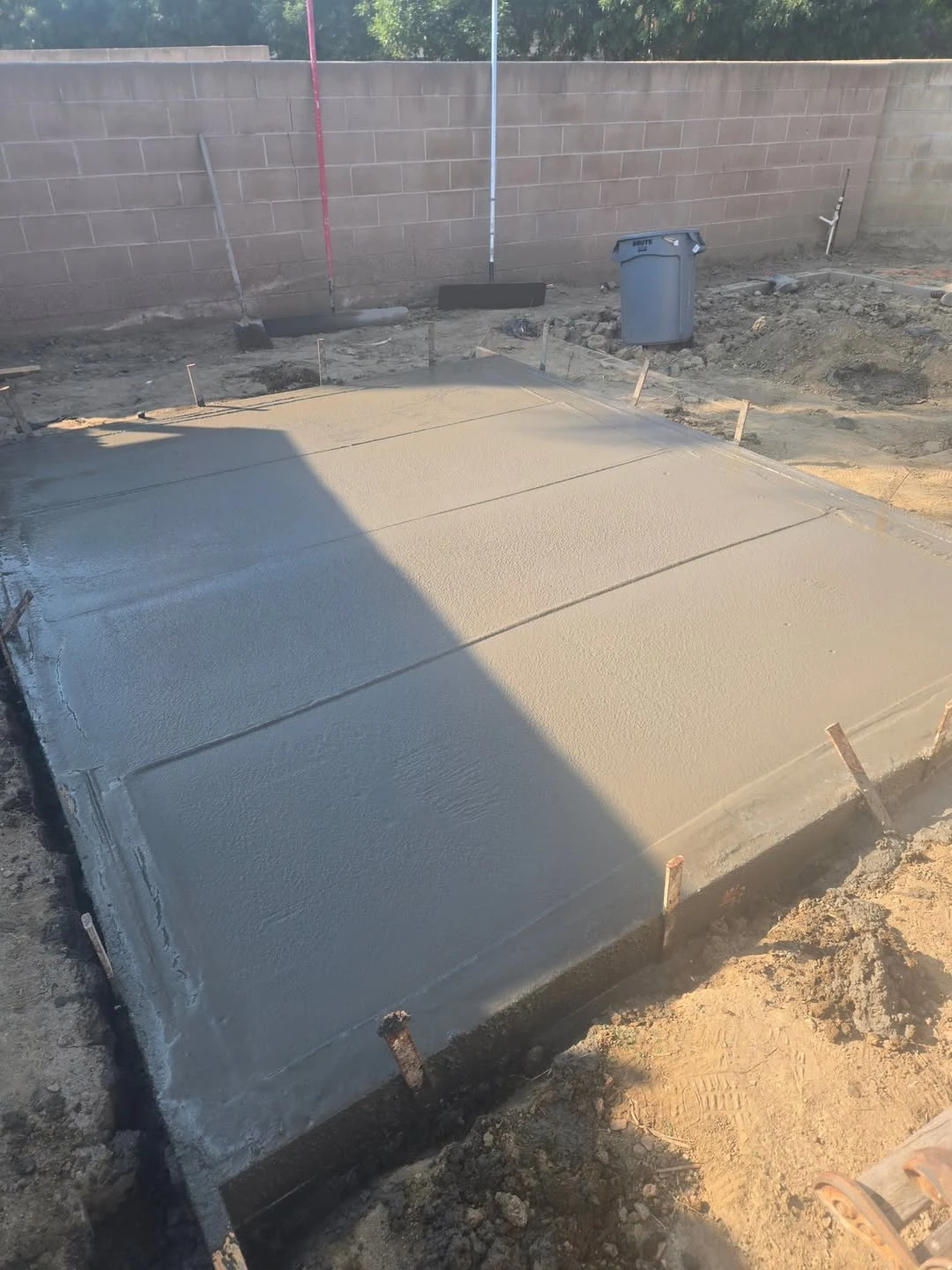 Slab block wall yard