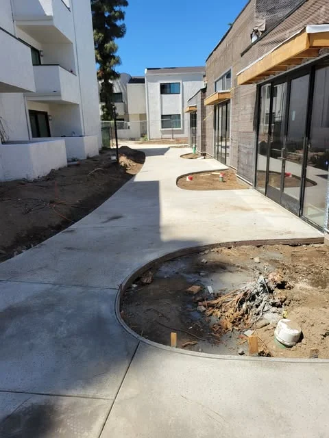 Walkway formed narrow